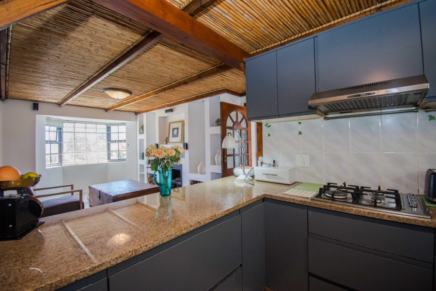 4 Bedroom Property for Sale in Mountainside Western Cape